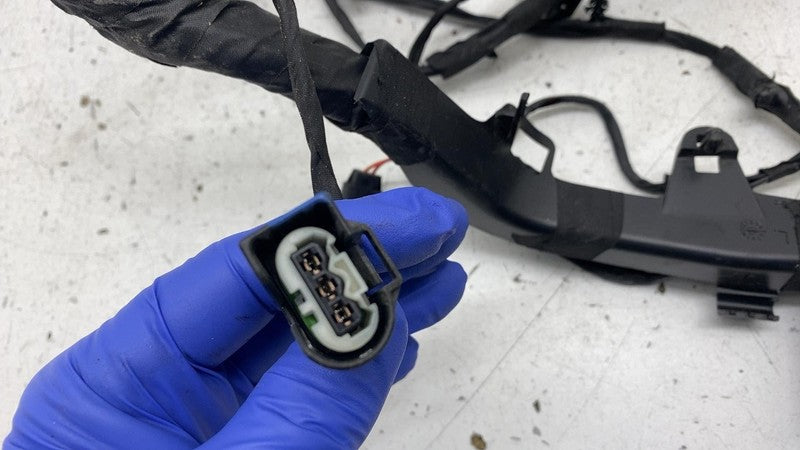 142060 2018-2020 BMW 530e G30 Front Driver Side Headlight LED Wire Wiring Harness Left