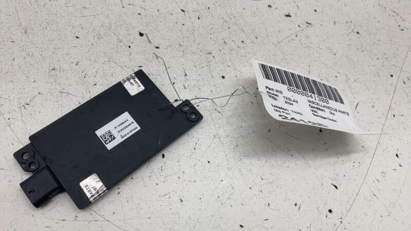 191836800A ⭕ 24-25 Model 3 Bluetooth Low Energy End Point Wheel Liner Module 1918368-00-A
