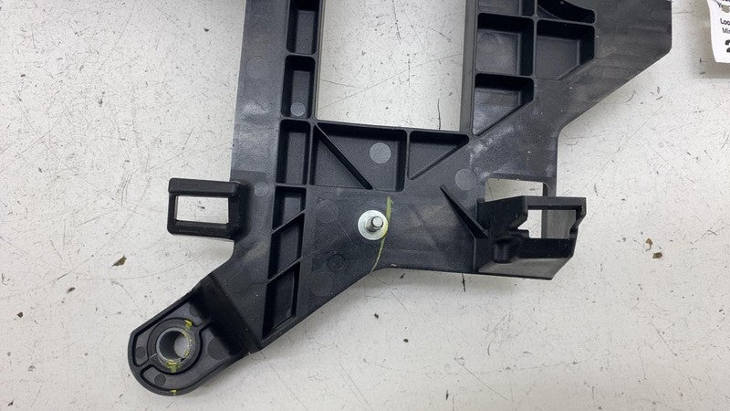 PT00633720 B ⭕ 2025 Rivian R1S Miscellaneous Bracket Mount Holder Support Assy PT00633720-B