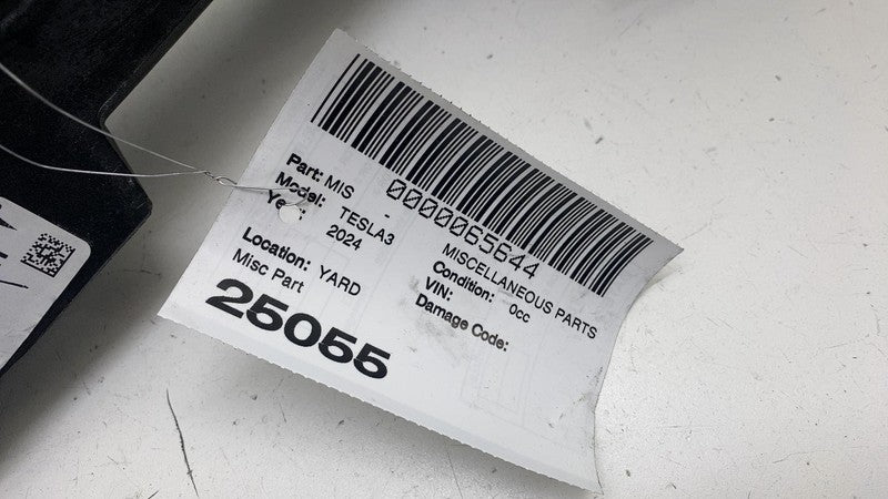 186754420E ⭕ 24-25 Tesla Model 3 Rear Passenger Side C-Pillar Trim Cover Panel 1867544-20-E