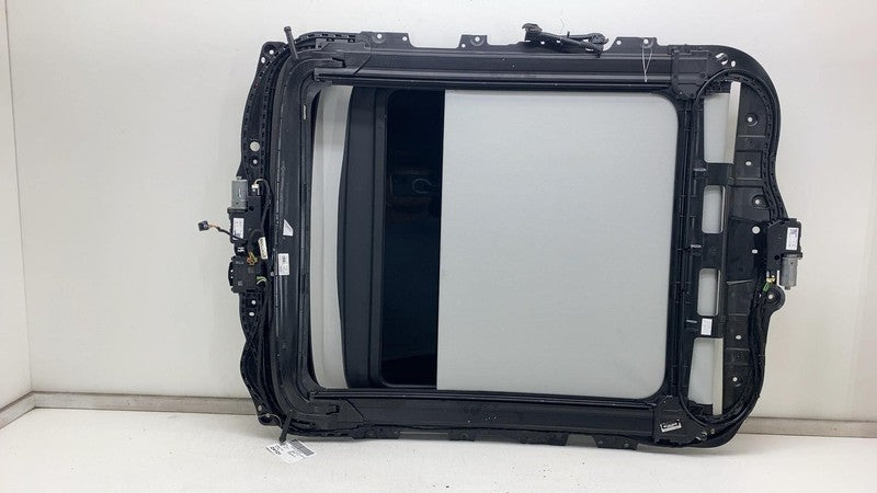 83A 877 041 A 19-23 Audi E-Tron Quattro Roof Panoramic Sunroof Moonroof Glass Panel 83A877041A