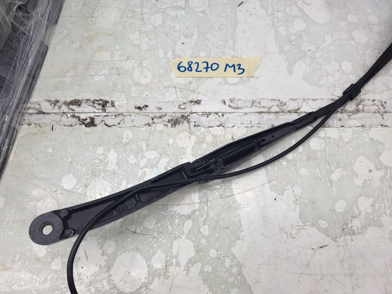 107672900C ⭕ 2017-2022 Tesla Model 3 Front Right Windshield Wiper Arm & Blade 1076729-00-C