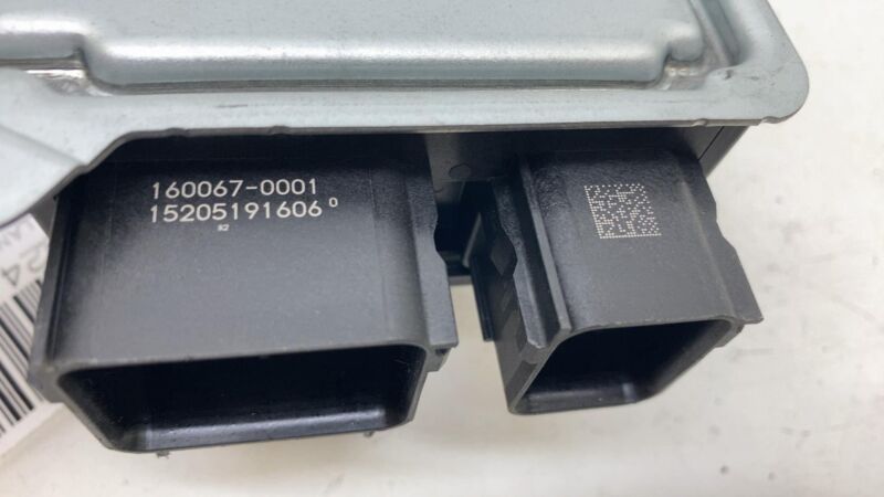 103676700A 16-20 Model X Safety Restraint Control Module Computer (Crash Data) 1036767-00-A