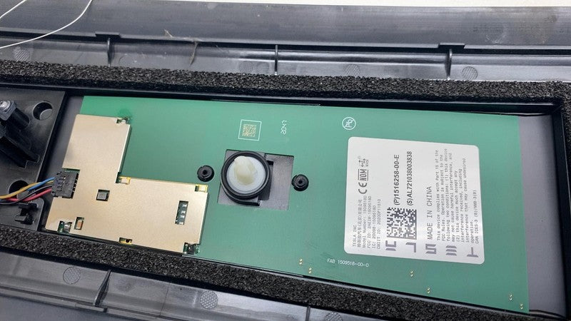 ⭕ 20-23 Model Y Right Exterior B-Pillar Applique Glass Trim RH AP3 150