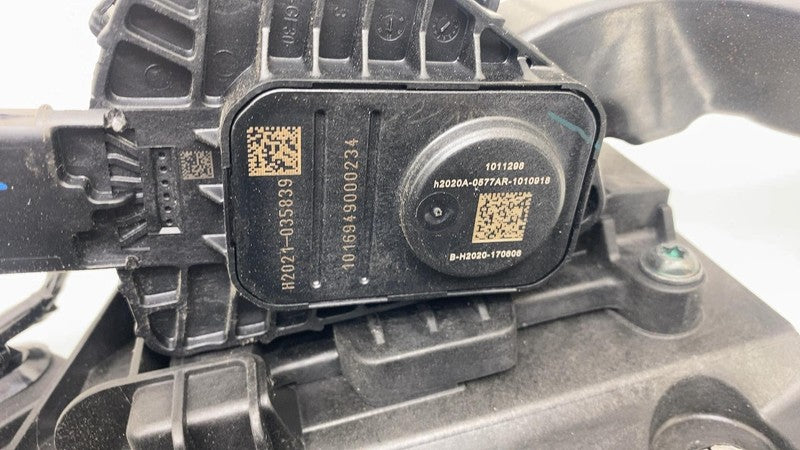 ⭕ 2020-2023 Tesla Model Y Accelerator and Brake Pedal Pad Assembly 118