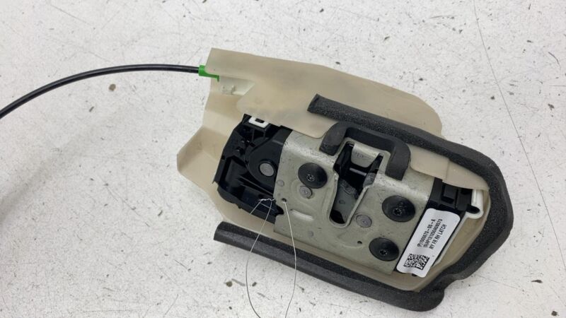 150067300A ⭕ 2017-2023 Tesla Model 3 Y Front Right Door Lock Latch Actuator RH 1500673-00-A