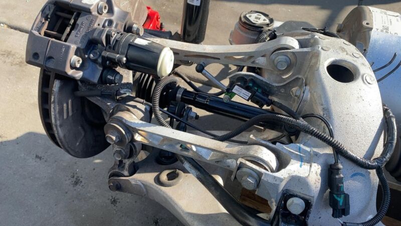1002633 01 P 2012-2015 Tesla Model S Rear Large Drive Unit w/ Subframe & Suspension SPORT