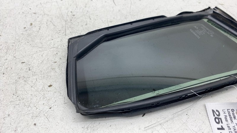⭕ 23-25 Toyota Prius Rear Side Door Fixed Window Quarter Glass Left 68