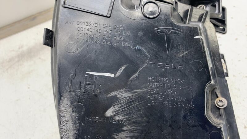 600591300F 2012-2020 Tesla Model S Front Driver Side LED Fog Light Cornering Lamp Left Assy