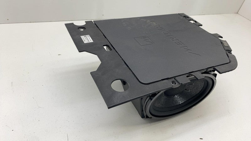 PT00029913F ⭕2022-2024 Rivian R1T Meridian Underseat Subwoofer Speaker Assembly PT00029913-F