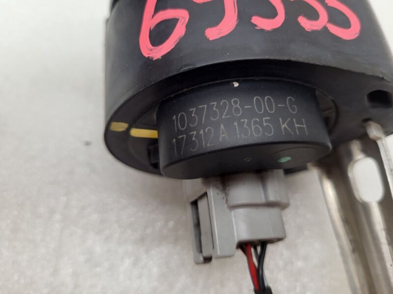 2016-2020 Tesla Model X MX Cooling System Auxiliary Coolant Water Pump Assembly