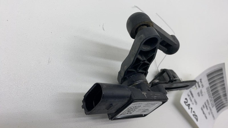 125094100B 2024 2025 Tesla Cybertruck Front Left Air Suspension Height Level Sensor LH Assy