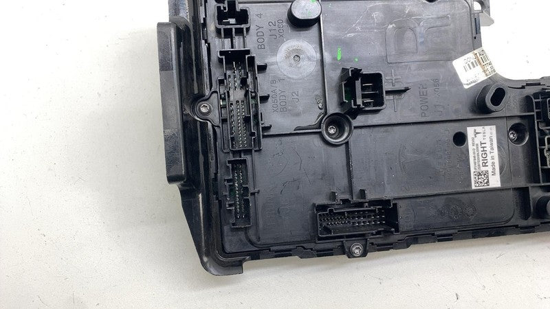 ⭕ 20-24 Tesla Model Y Right Low Voltage Electronic Control Module 1497