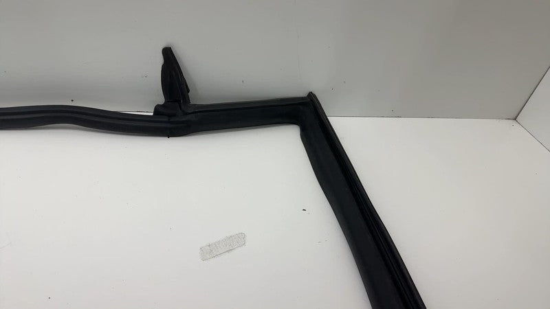 ⭕17-23 Tesla Model 3 Rear Right Door Body Weatherstrip Rubber Seal 109