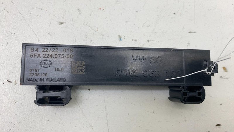 5WA 962 132 ⭕ 2021-2023 Volkswagen ID.4 Rear Keyless Entry Antenna Receiver Module 5WA962132