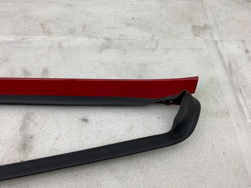 101221700F 12-23 Model S Right Rocker Panel Scuff Plate Molding w/ Rubber Seal 1012217-00-F