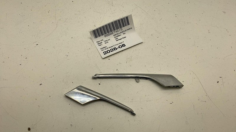 104961200E ⭕16-20 Model X Front Right Fog Light Eyelet Chrome Trim 1049612-00-E/1049610-00-