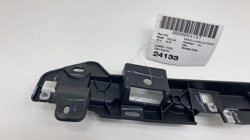 108070900C 2016-2023 Tesla Model X MX Rear Passenger Side Tailgate Mount Bracket Right Assy
