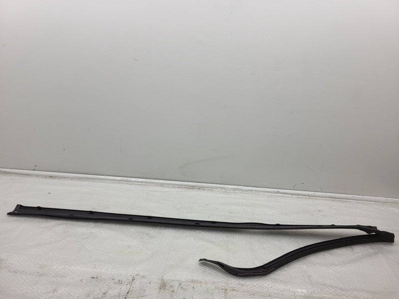 101221500F ⭕12-23 Model S Left Rocker Panel Scuff Plate Molding w/ Rubber Seal 1012215-00-F