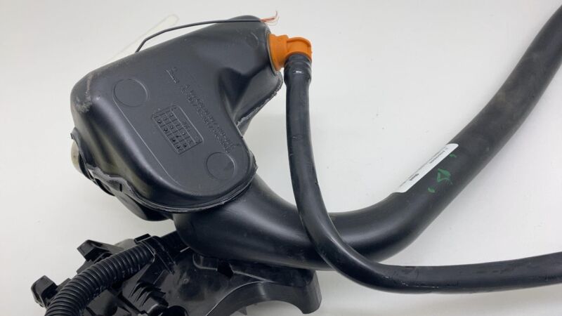 A1664700089 2016-2018 Mercedes-Benz GLE350 Fuel Gas Tank Filler Neck Tube Pipe Line Assembly