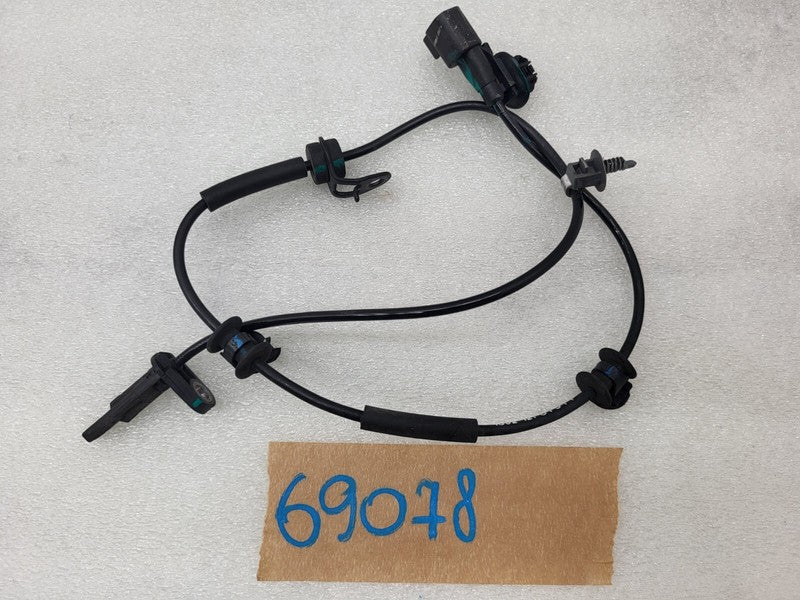 104476100E ⭕17-24 Model 3 Front Left or Right Anti-Lock ABS Wheel Speed Sensor 1044761-00-E