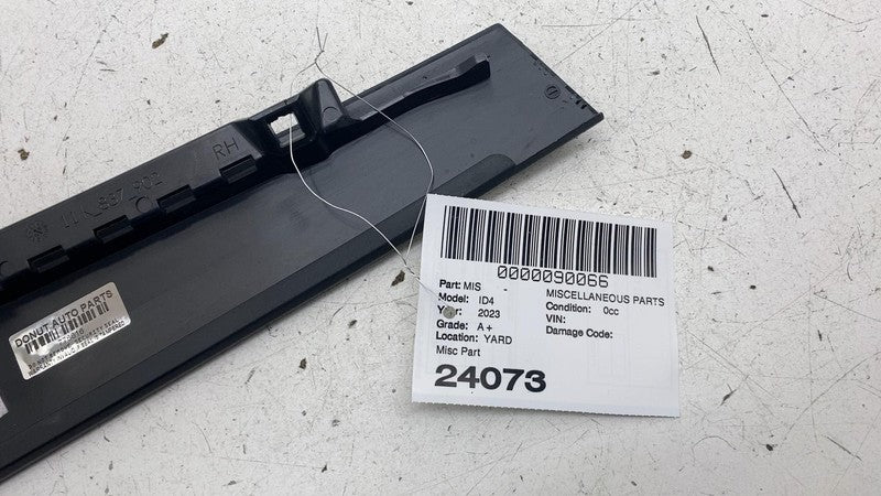 ⭕ 23-24 Volkswagen ID.4 Front Right Exterior B-Pillar Trim Molding OEM