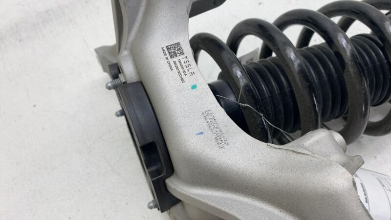 134436501B ⭕ 24 25 Model 3 Front Right Damper Assembly w/ Upper Mount Bracket 1344365-01-B