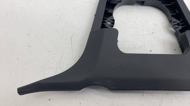 PT00116711A ⭕ 2022-2025 Rivian R1S Front Right Seat Upper Frame Bracket Cover PT00116711-A