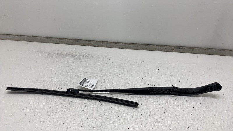 ⭕ 2022 2023 2024 Rivian R1T Front Driver Side Windshield Wiper Arm & Blade Left
