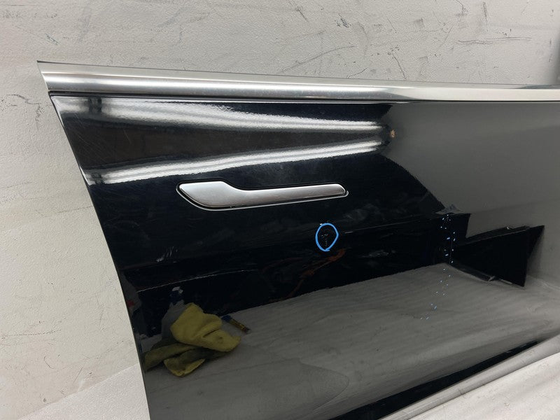 ⭕ 17-20 Tesla Model 3 Front Right Door Shell Panel Right Black PBSB 10