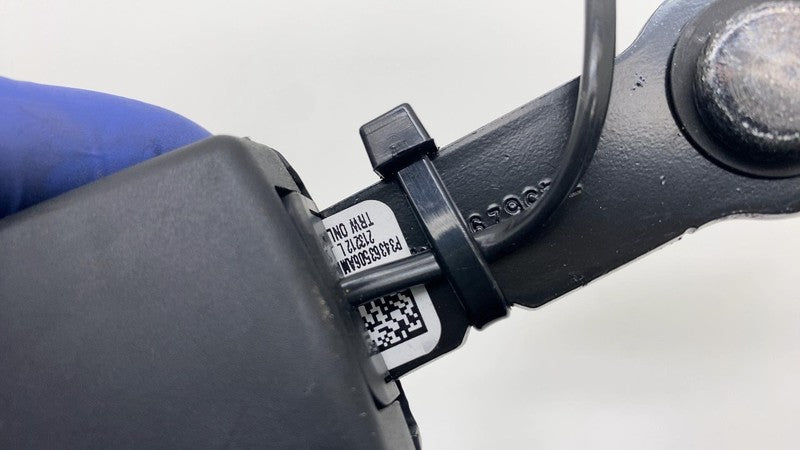 1593201 99 B 2021 2022 2023 2024 Tesla Model S MS Rear Driver 2nd Row Seat Belt Buckle Left