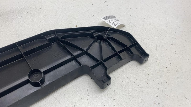 4KE.807.329 ⭕ 2019-2023 Audi E-Tron Quattro Rear Bumper Center Retainer Bracket 4KE807329