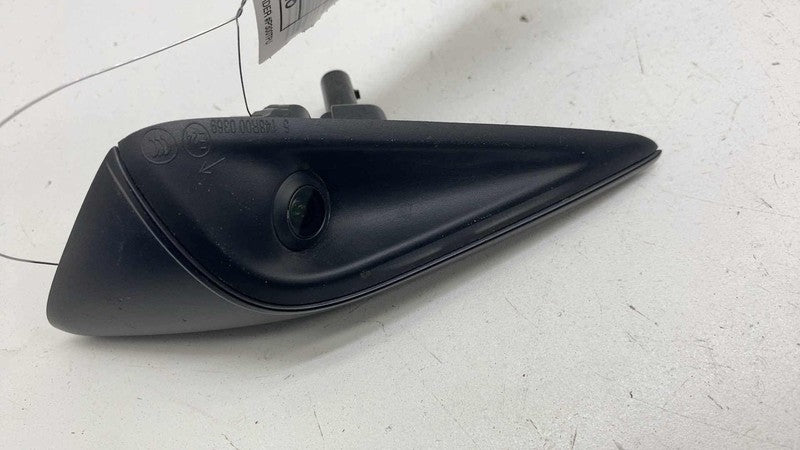 ⭕ 2024-2026 Tesla Model 3 Front Right Repeater Turn Signal Fender Came
