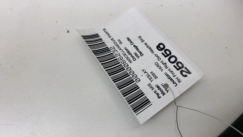 ⭕20-24 Tesla Model Y Front Right Door Body Weatherstrip Rubber Seal 14