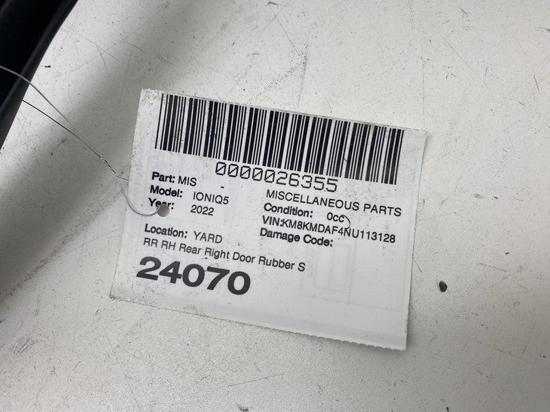 ⭕ 22-24 Hyundai Ioniq 5 Rear Passenger Side Door Weatherstrip Rubber Seal Right