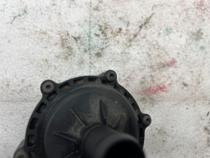 2016-2020 Tesla Model S X Cooling System Auxiliary Water Coolant Pump FWD Assy
