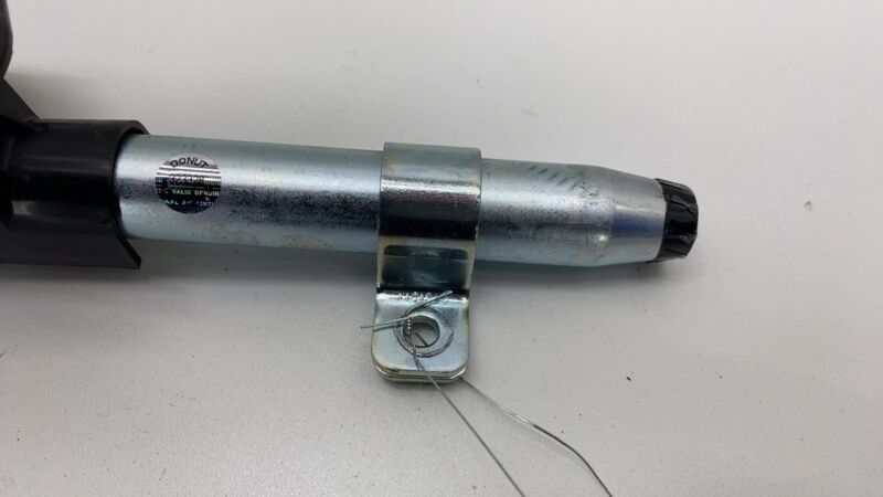 100526500C 12-20 Tesla Model S Front Right Lap Pretensioner 16-20 Tesla Model X Front Left