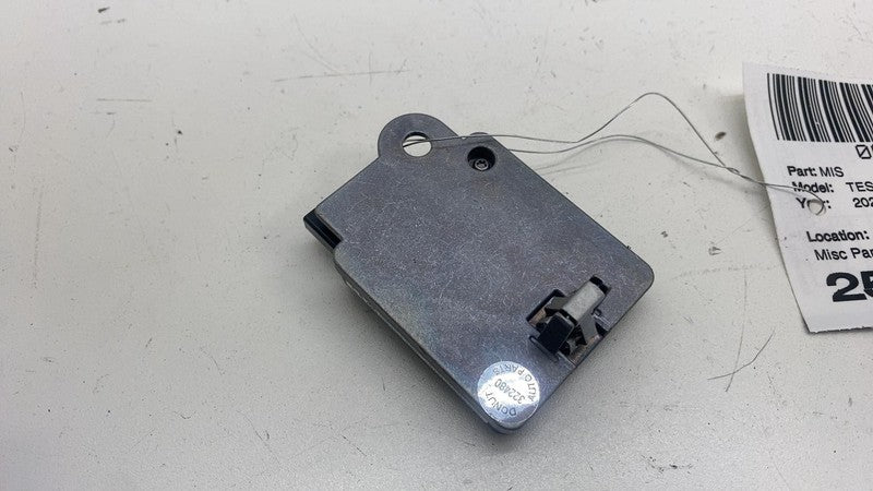 160791701J ⭕ 24-25 Cybertruck Model 3 Interior Cabin Radar Sensor Module Unit 1607917-01-J
