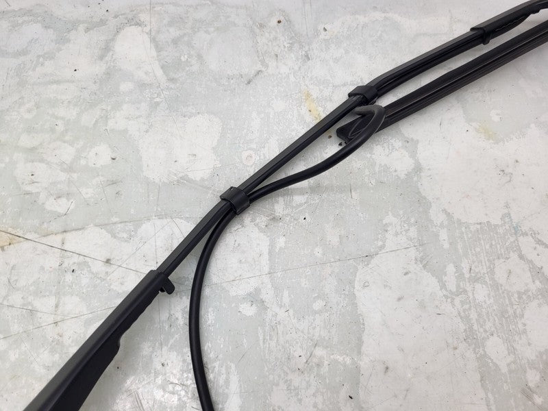 107672900C ⭕ 2017-2022 Tesla Model 3 Front Windshield Wiper Arm & Blade Right 1076729-00-C