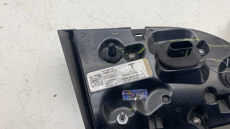 ⭕ 2017-2023 Model 3 Rear Right Inner Taillight LED Tail Lamp 4-Pin 150