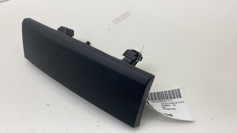 9Y0881458 ⭕ 2023 2024 2025 Porsche Cayenne Retainer Trim Support Bracket 9Y0882639