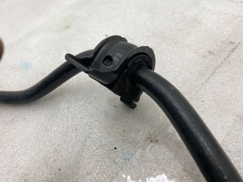 1027485 00 A 2016-2020 Tesla Model X Rear Suspension Anti-Roll Sway Bar Stabilizer (18mm) OEM