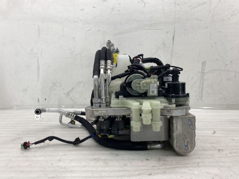 2020-2024 Tesla Model Y Supermanifold Refrigerant Chiller W/ Coolant Reservoir