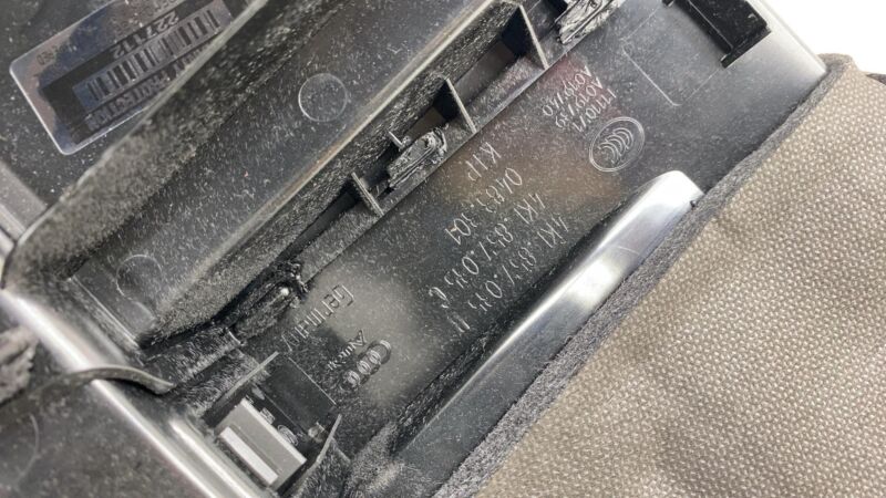 4KL880302B 19-23 Audi E-Tron Dash Instrument Panel Glove Box Storage Compartment 4KL880302B