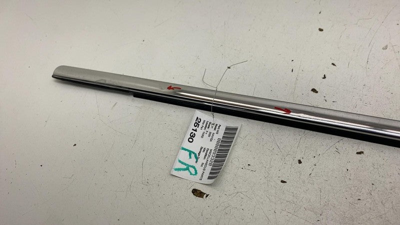 ⭕ 18-21 Lincoln Navigator Front Right Side Door Window Belt Molding Ch