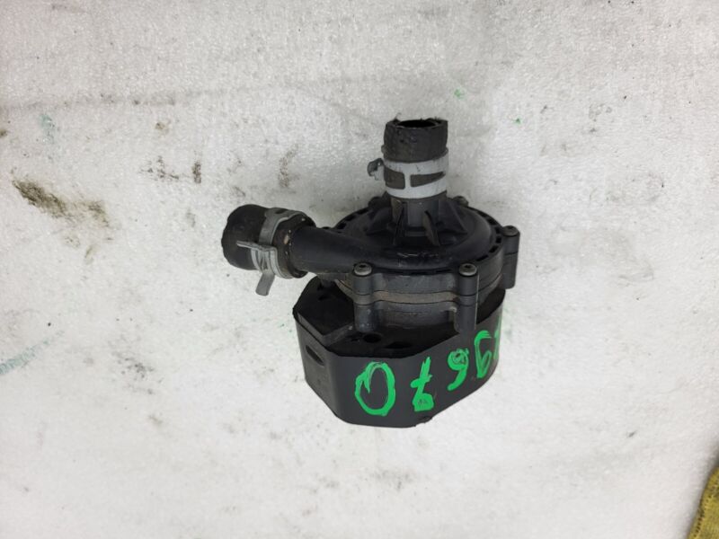 2016-2020 Tesla Model S X Cooling System Auxiliary Water Coolant Pump FWD Assy