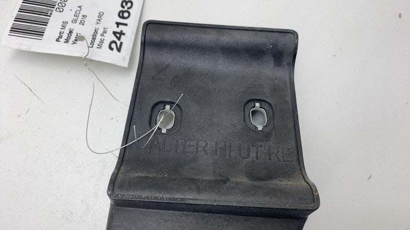 A1668804600 16-19 Mercedes-Benz GLE350 Rear Right Bumper Mount Support Bracket A1668804600