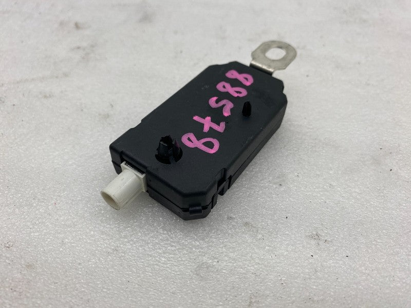 107973500A ⭕ 17-23 Tesla Model 3 Y Infotainment Antenna Amplifier AMP Radio FM 1079735-00-A