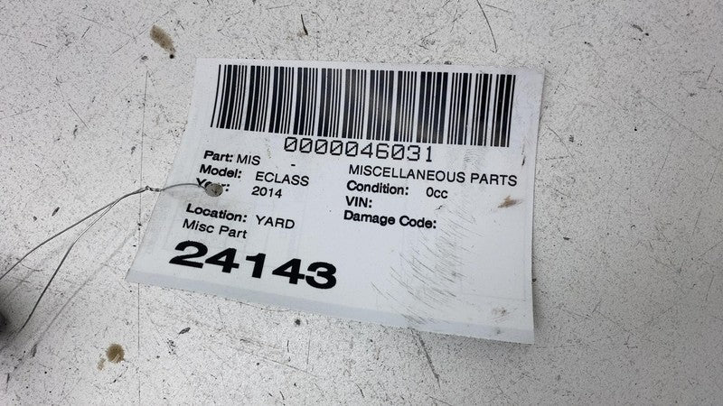 A 212 420 02 85 10-16 Mercedes E350 E-Class Emergency Parking Brake Center Cable Line A212420028