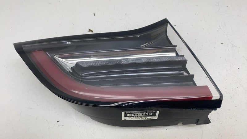 107740100E ⭕ 2017-2023 Model 3 Rear Left Inner Taillight LED Tail Lamp 3-Pin 1077401-00-E
